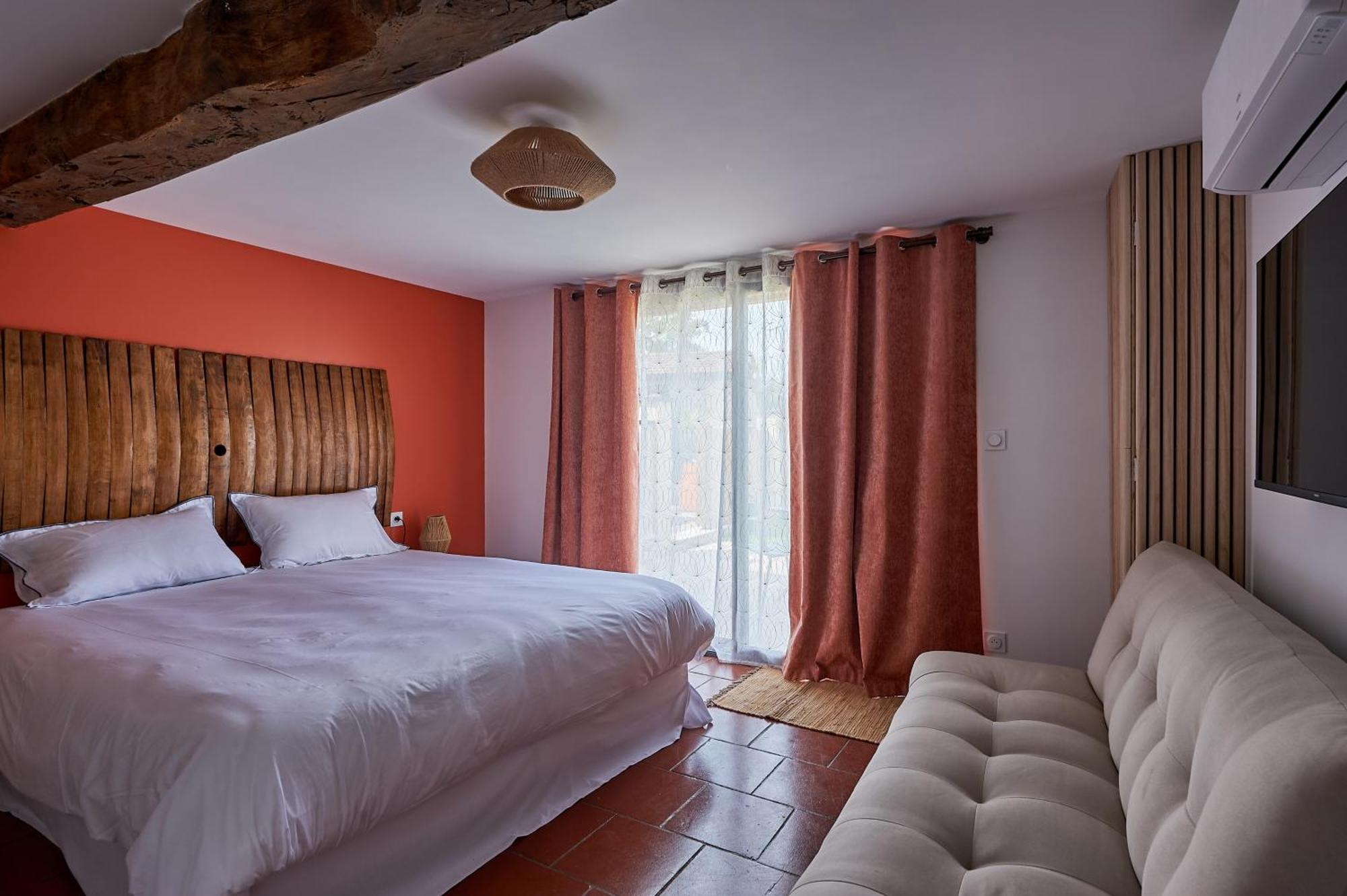 Le Repaire Lagardere Bed & Breakfast Lussac  Bagian luar foto