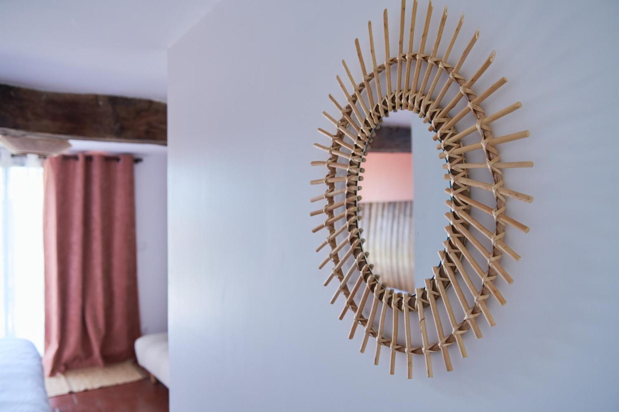 Le Repaire Lagardere Bed & Breakfast Lussac  Bagian luar foto