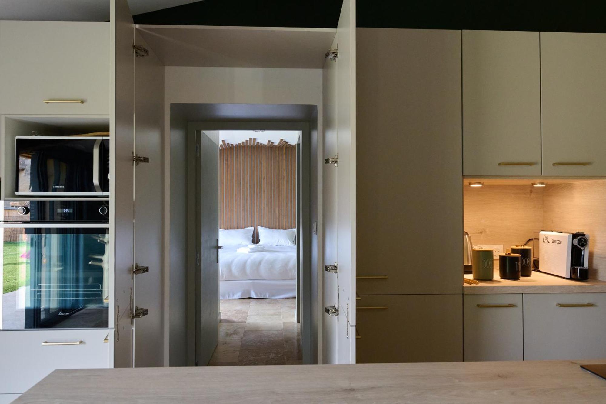 Le Repaire Lagardere Bed & Breakfast Lussac  Bagian luar foto