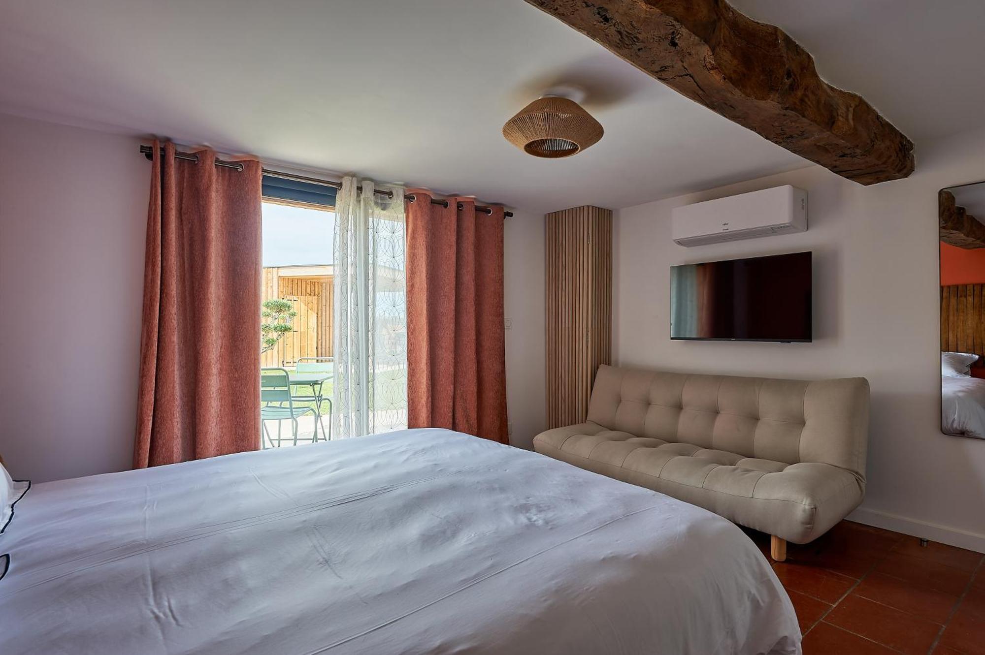 Le Repaire Lagardere Bed & Breakfast Lussac  Bagian luar foto