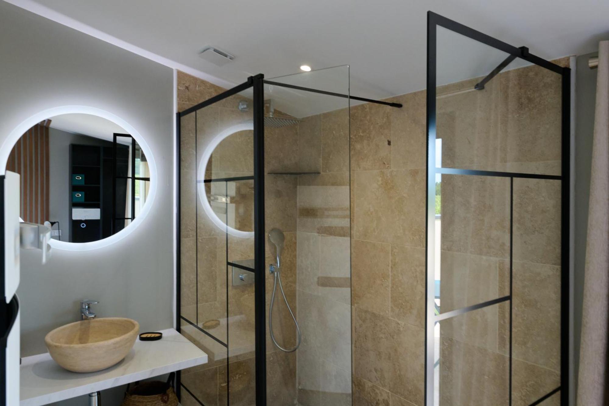 Le Repaire Lagardere Bed & Breakfast Lussac  Bagian luar foto