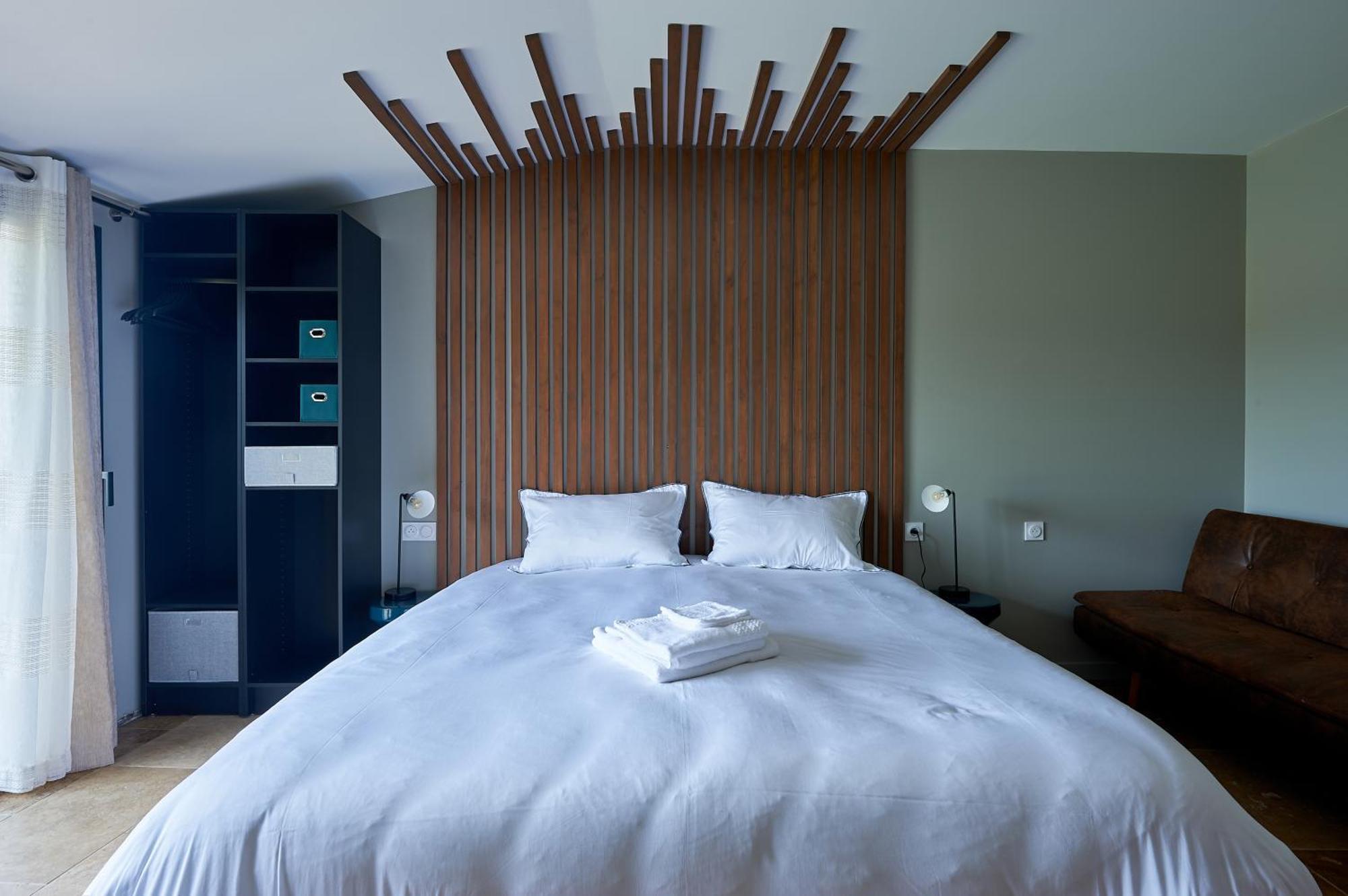 Le Repaire Lagardere Bed & Breakfast Lussac  Bagian luar foto