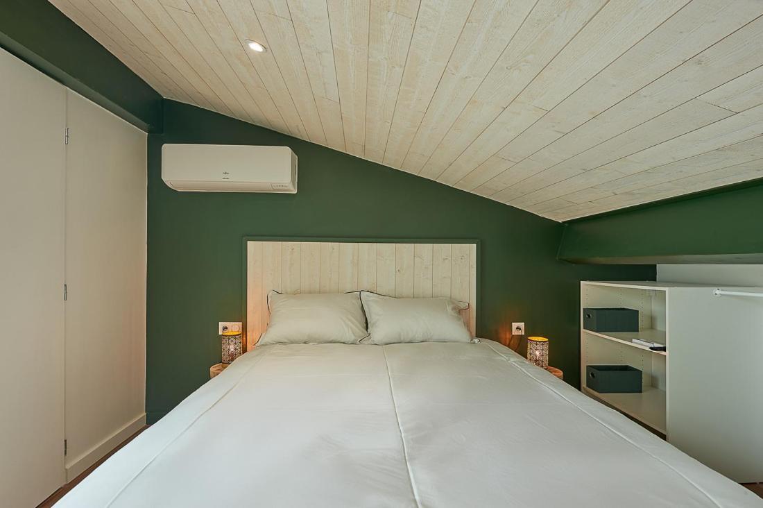 Le Repaire Lagardere Bed & Breakfast Lussac  Bagian luar foto