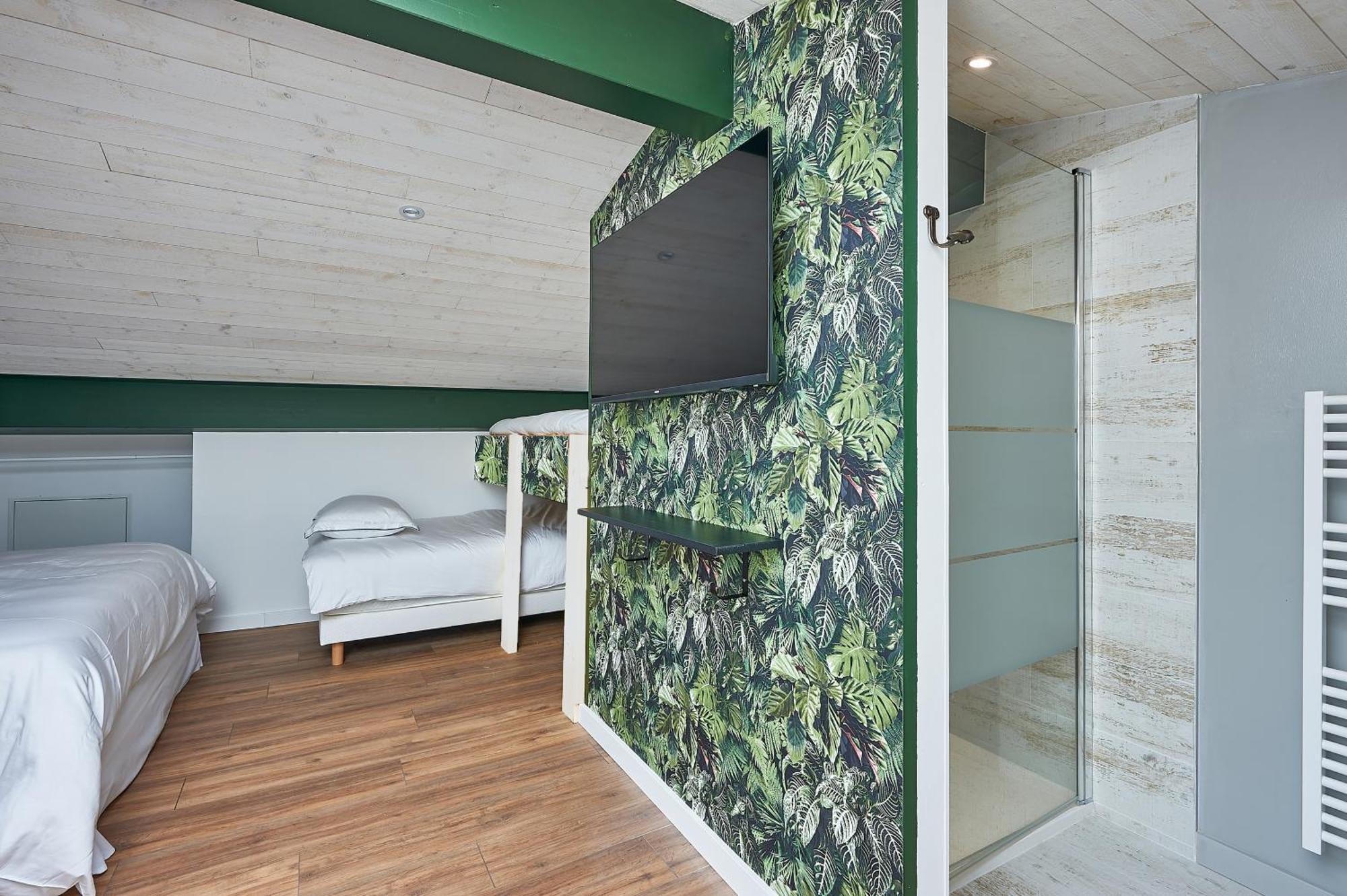 Le Repaire Lagardere Bed & Breakfast Lussac  Bagian luar foto