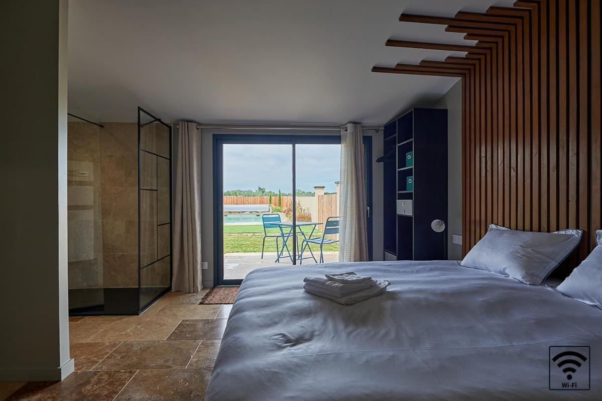 Le Repaire Lagardere Bed & Breakfast Lussac  Bagian luar foto