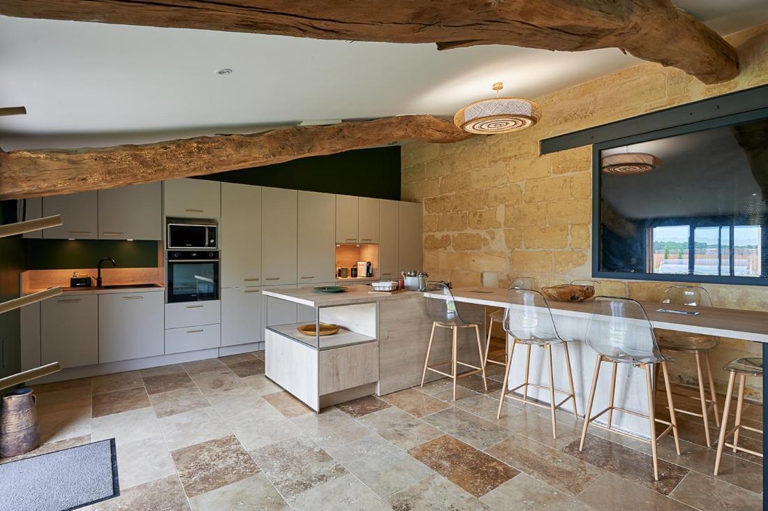 Le Repaire Lagardere Bed & Breakfast Lussac  Bagian luar foto